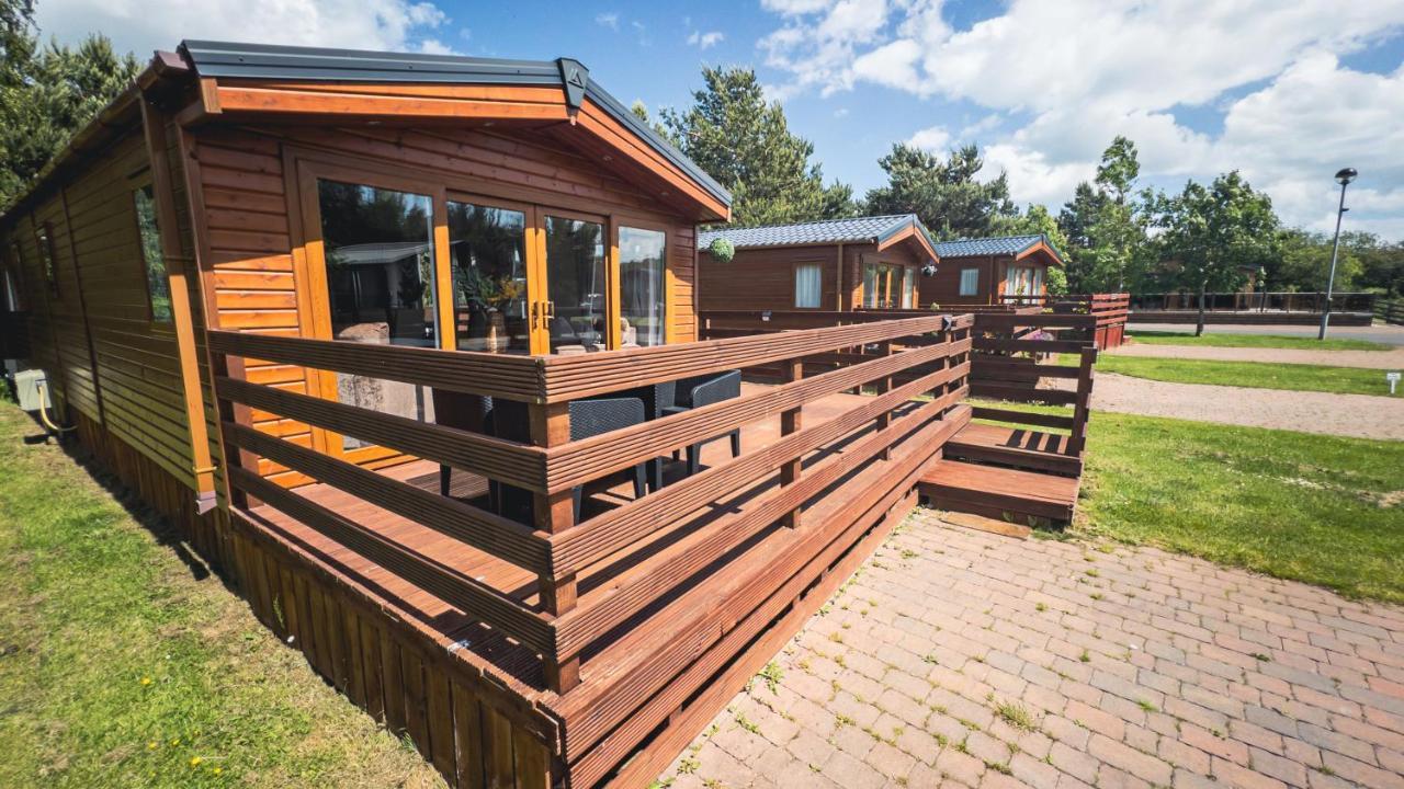 Hazel Oaks, Beautiful Lodge With Hot Tub - Sleeps 6 - Felmoor Park Morpeth Bagian luar foto